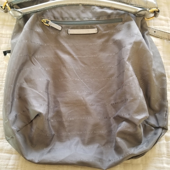 Marc Jacobs Silver Hobo Bag - Picture 5 of 9